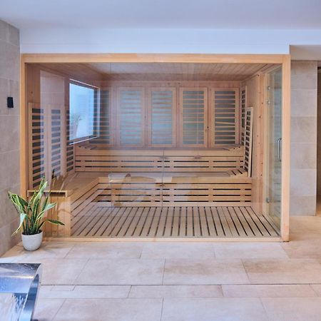 The Olive Boutique Suites & Spa Cala Llonga  Exteriör bild