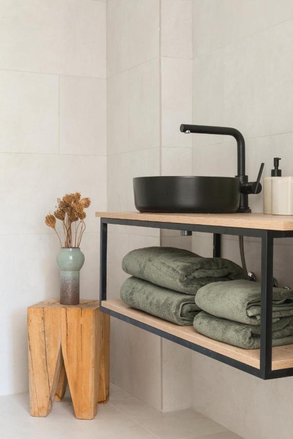 The Olive Boutique Suites & Spa Cala Llonga  Exteriör bild