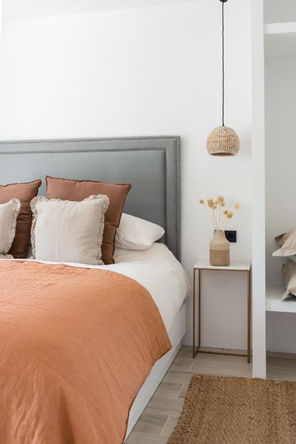 The Olive Boutique Suites & Spa Cala Llonga  Exteriör bild