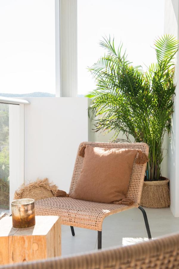 The Olive Boutique Suites & Spa Cala Llonga  Exteriör bild