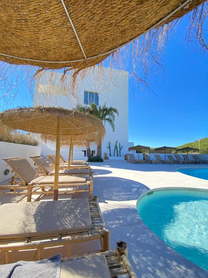 The Olive Boutique Suites & Spa Cala Llonga  Exteriör bild