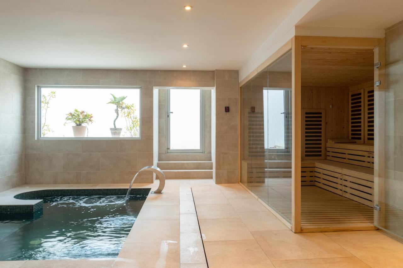 The Olive Boutique Suites & Spa Cala Llonga  Exteriör bild