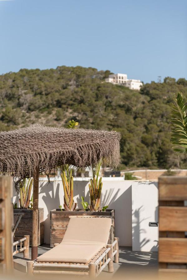 The Olive Boutique Suites & Spa Cala Llonga  Exteriör bild